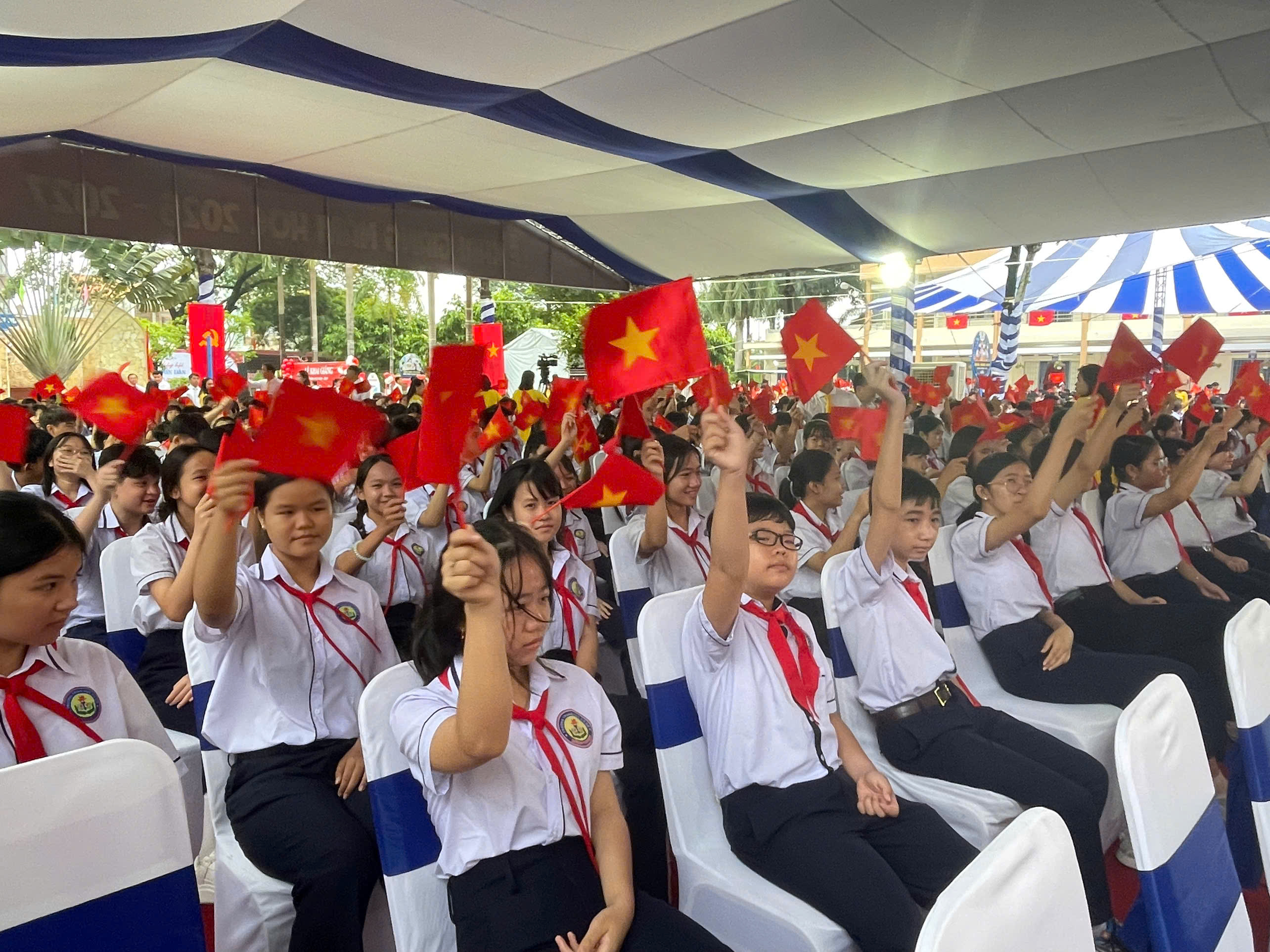 Phó Thủ tướng Nguyễn Văn Thắng dự lễ khai giảng tại TP Đồng Nai
