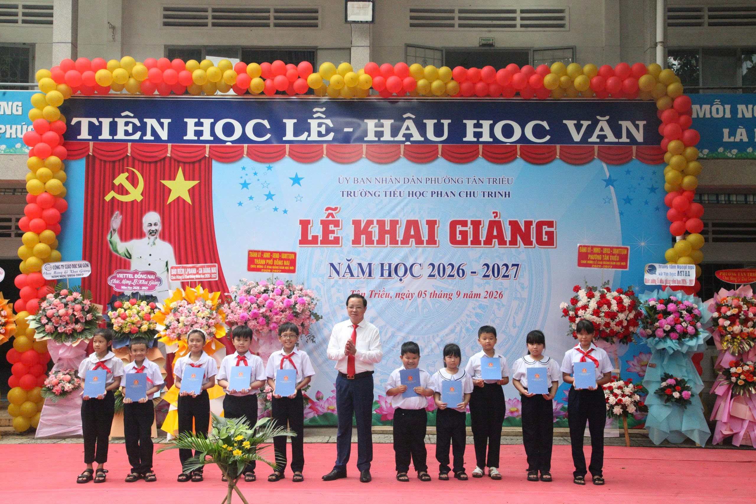 Viện trưởng VKSND thành phố Đồng Nai dự Lễ khai giảng năm học mới