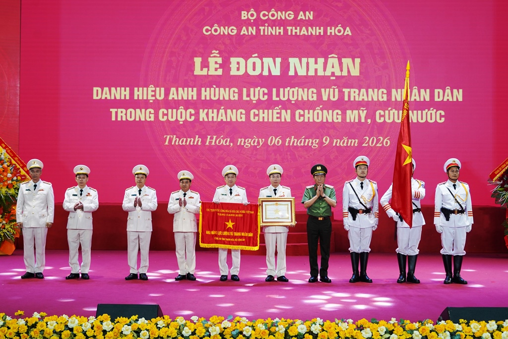 Công an tỉnh Thanh Hóa tự hào đón nhận danh hiệu Anh hùng lực lượng vũ trang nhân dân