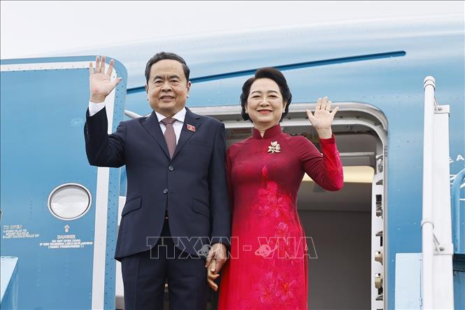 Chủ tịch Quốc hội Trần Thanh Mẫn và Phu nhân lên đường thăm chính thức Hàn Quốc, Mông Cổ