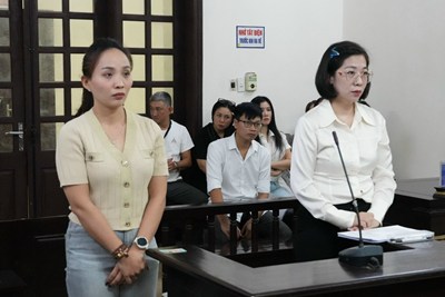 Hai phụ nữ lĩnh án sau vụ 'tranh chấp khoảng không' trên phố Trần Khát Chân