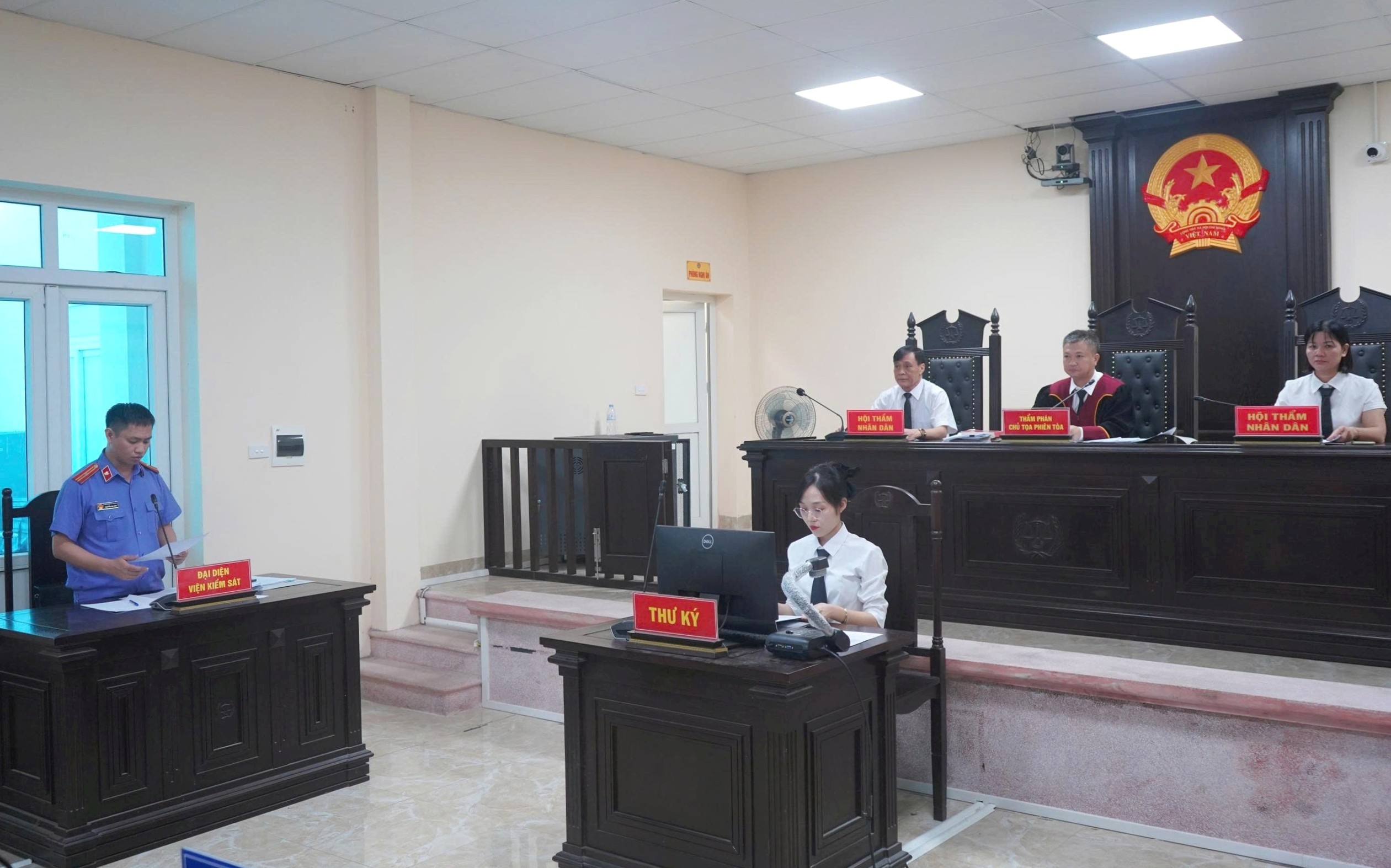 Tòa chấp nhận yêu cầu của Viện kiểm sát, buộc doanh nghiệp trả hơn 158 triệu đồng nợ BHXH