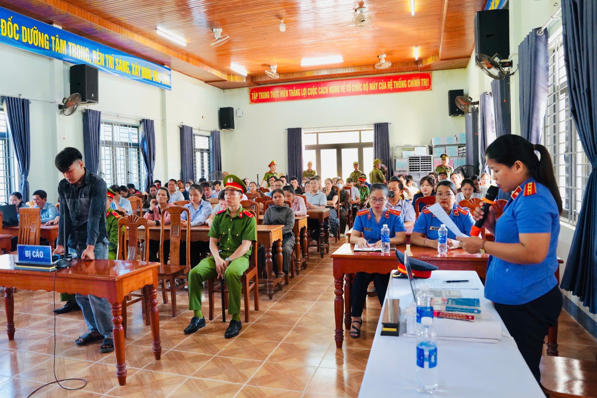 Phối hợp xét xử lưu động vụ án Sử dụng trái phép vũ khí quân dụng”
