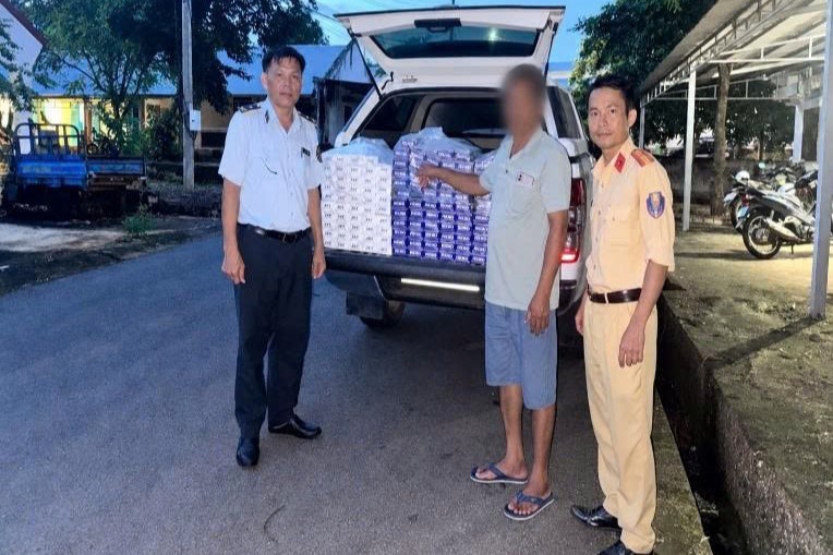 Phát hiện, thu giữ gần 1 500 bao thuốc lá ngoại nhập lậu