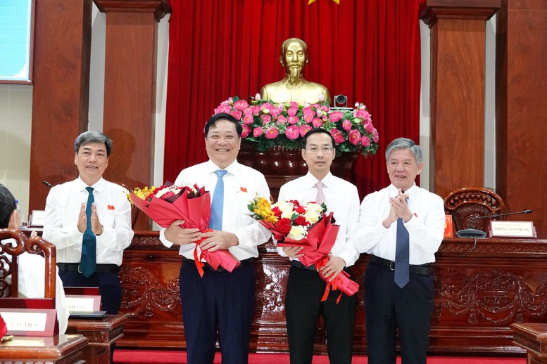 Ông Nguyễn Thanh Nhàn được bầu giữ chức Chủ tịch UBND tỉnh Đồng Tháp