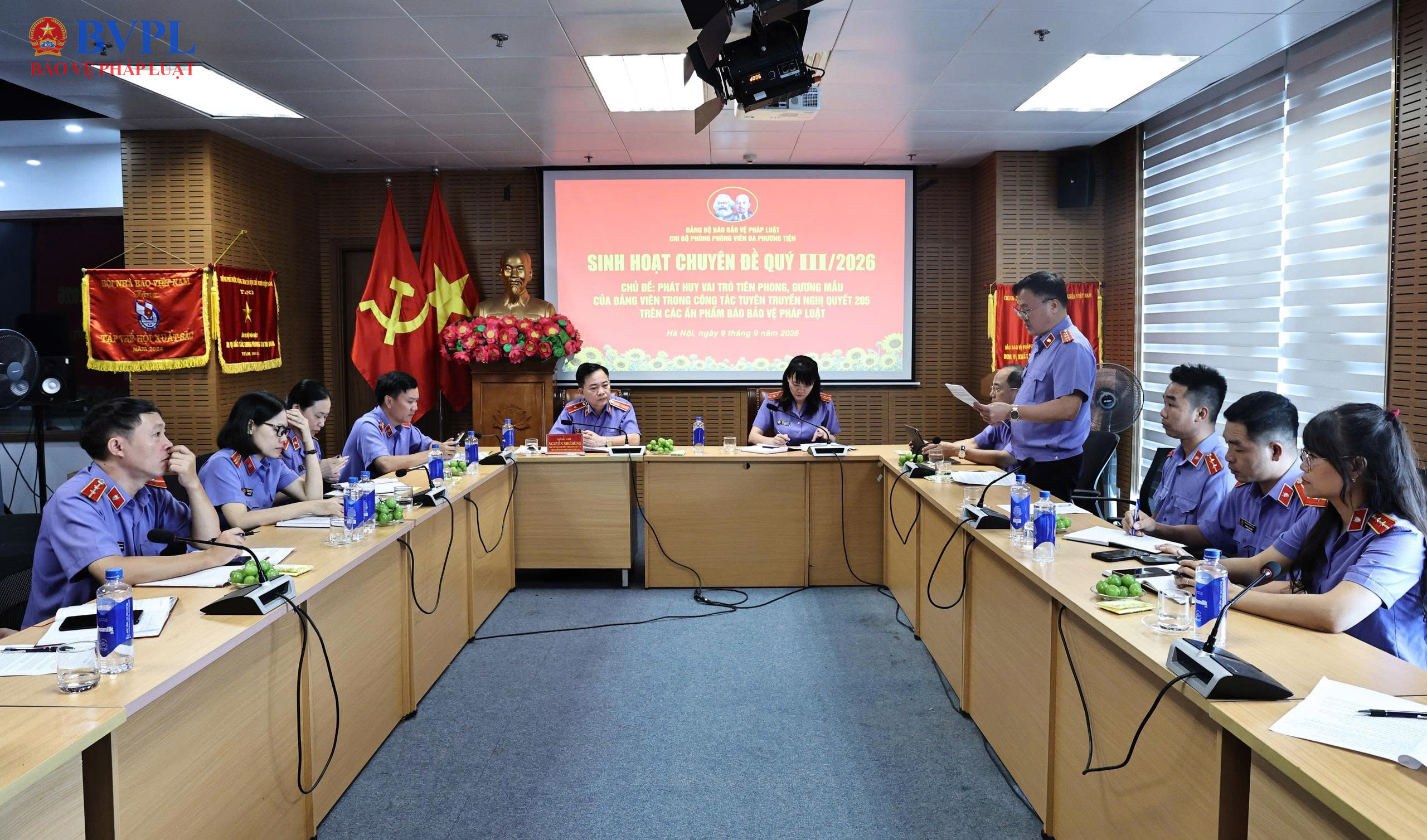 Phát huy vai trò tiên phong, gương mẫu của đảng viên trong công tác tuyên truyền Nghị quyết 205
