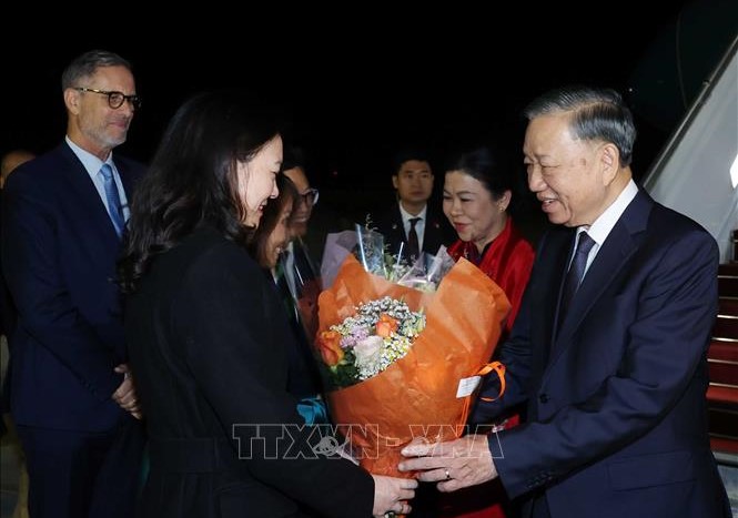 Tổng Bí thư, Chủ tịch nước Tô Lâm bắt đầu thăm chính thức Cộng hòa Pháp và dự Hội nghị Thượng đỉnh Không gian vũ trụ tại Paris