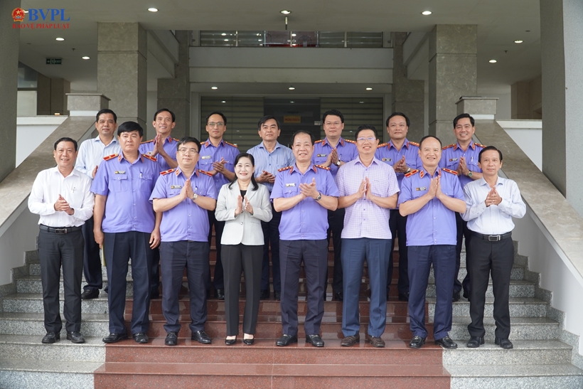 Phó Viện trưởng Trần Hải Quân làm việc với lãnh đạo Tỉnh ủy Đồng Tháp về trọng tâm công tác tuyên truyền