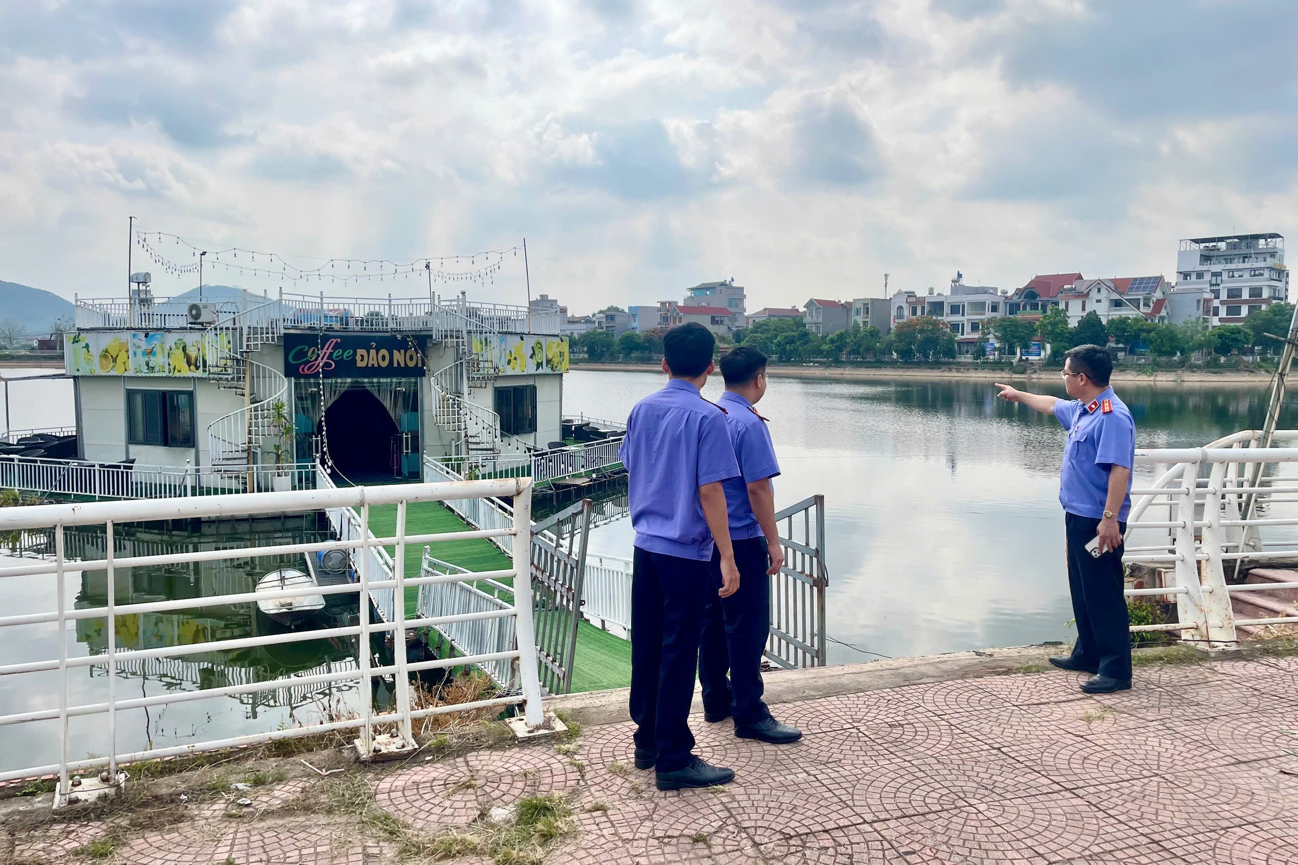 Tháo dỡ công trình xây dựng trái phép trên hồ sau kiến nghị của Viện kiểm sát