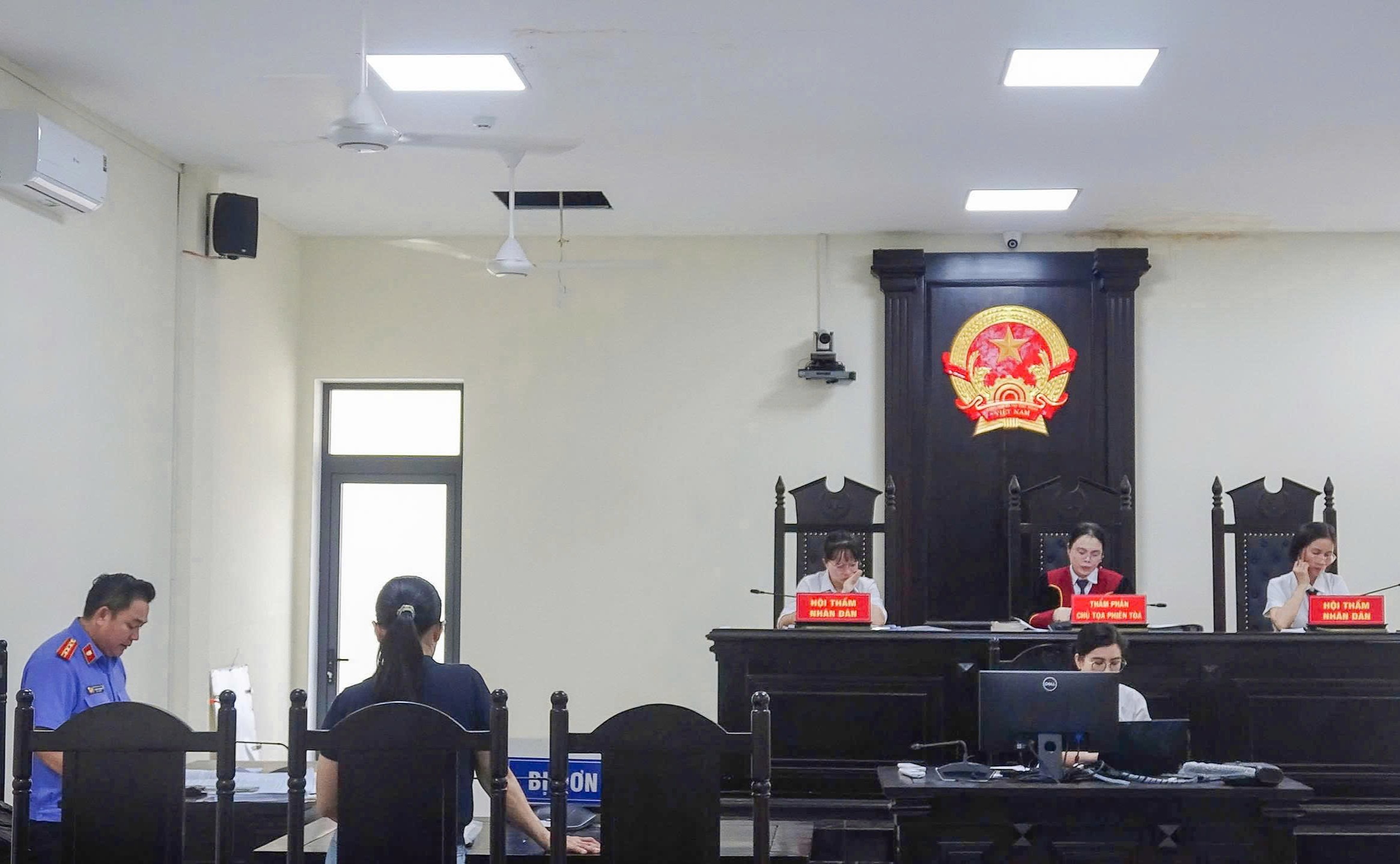 Viện kiểm sát khởi kiện, bảo vệ quyền, lợi ích hợp pháp của người lao động