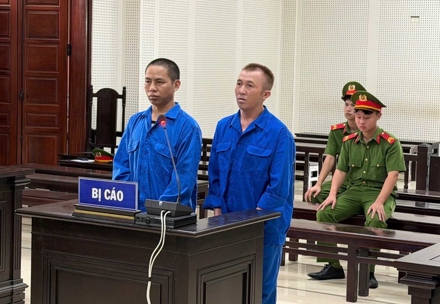 Hai bị cáo lĩnh 33 năm tù vì mua bán, tổ chức sử dụng ma túy