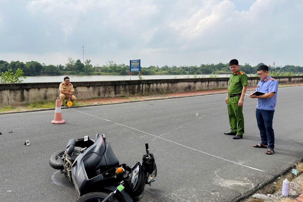 Kiểm sát khám nghiệm hiện trường vụ tai nạn làm 1 người tử vong
