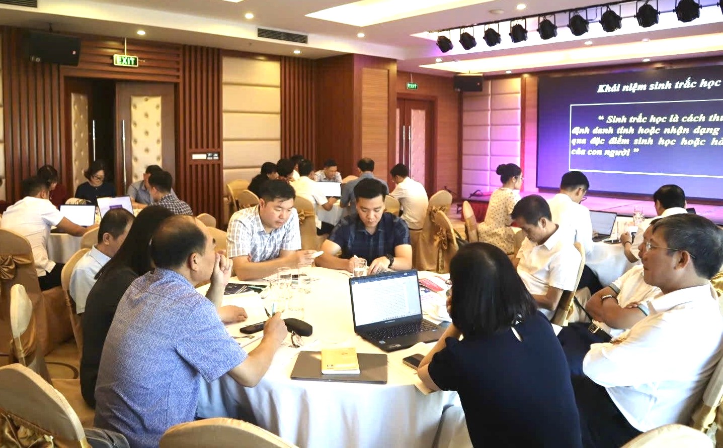 Chứng cứ điện tử Thuận lợi và thách thức trong giải quyết án hình sự