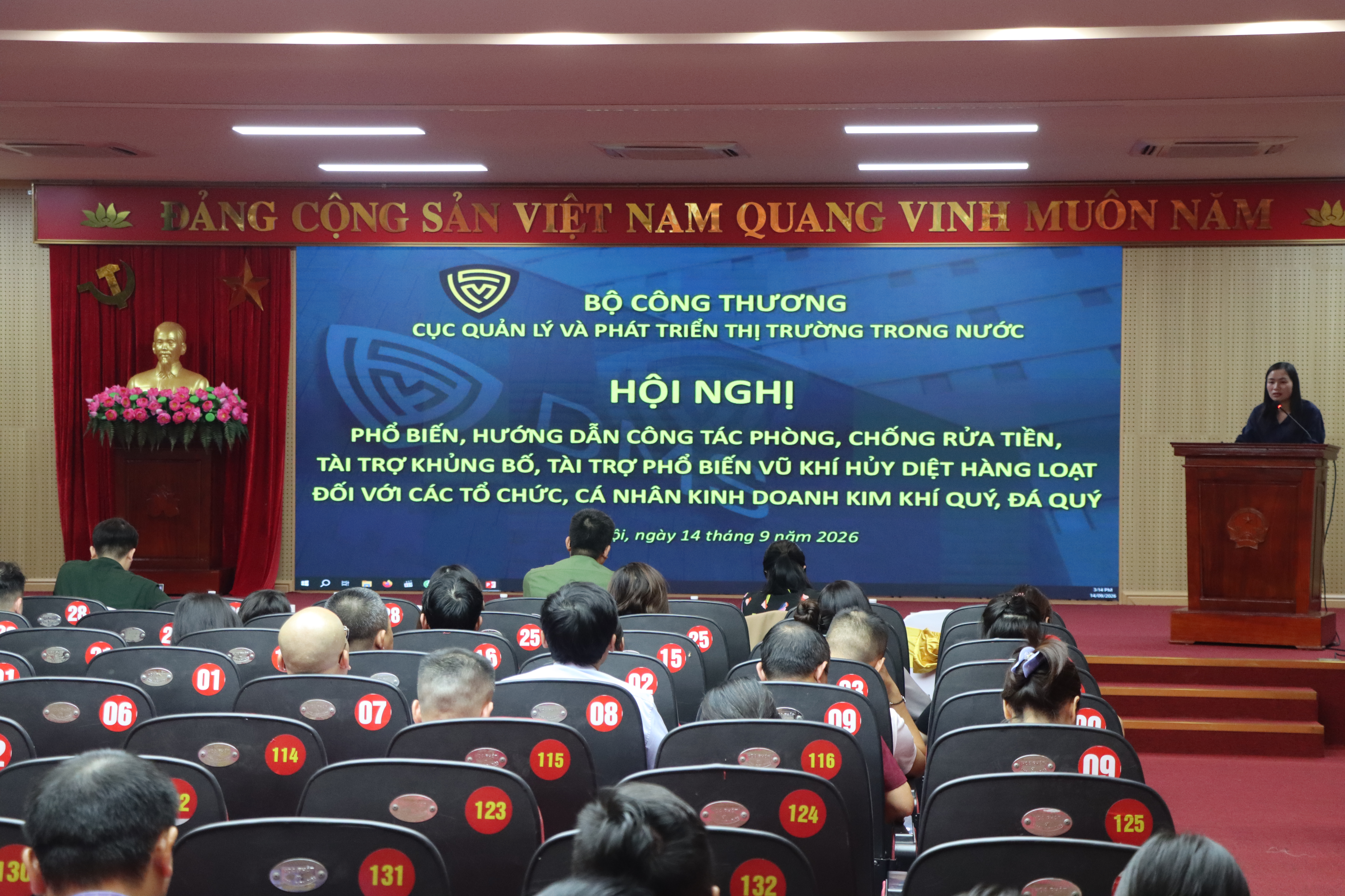 Phổ biến quy định phòng, chống rửa tiền trong kinh doanh kim khí quý, đá quý