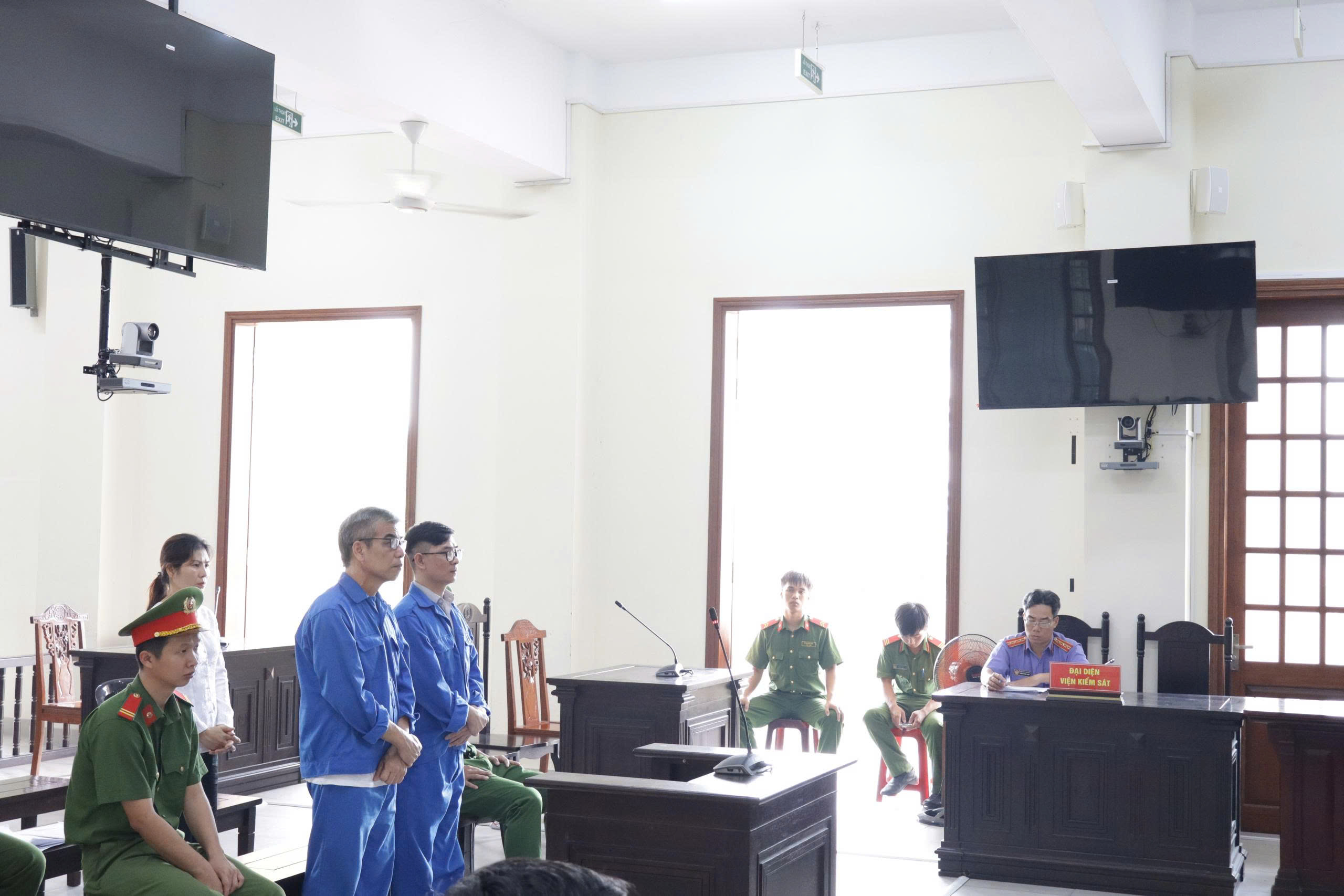Giám đốc doanh nghiệp cùng đồng phạm lĩnh 60 năm tù vì “chạy” gói thầu