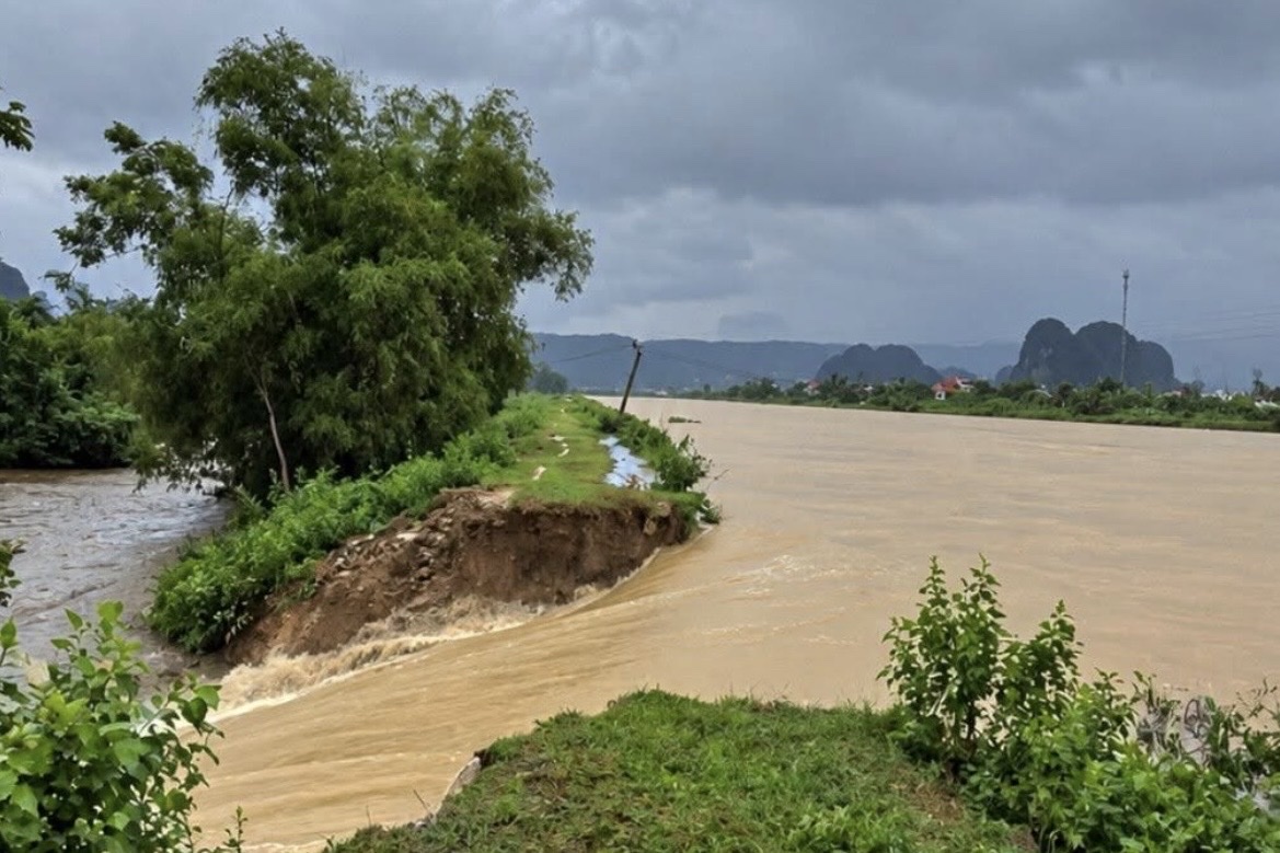 Thanh Hoá Kênh T2 lại vỡ do mưa lũ