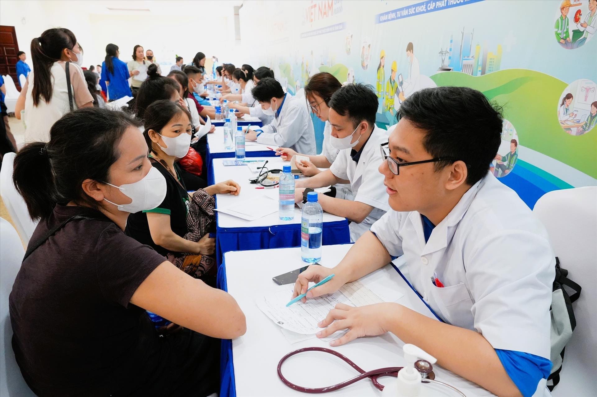 Triển khai Chỉ thị của Thủ tướng Chính phủ về khám sức khỏe cho người dân