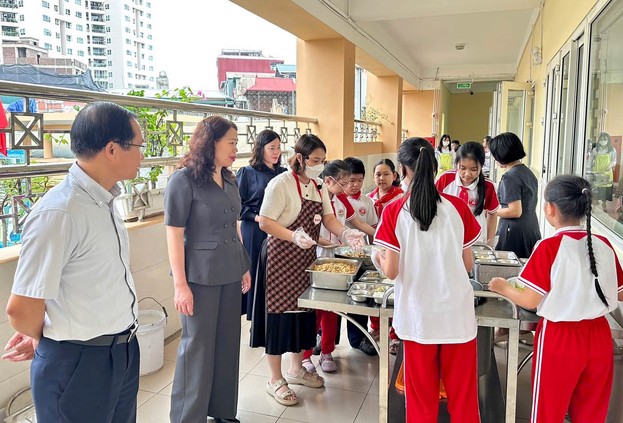 Hà Nội chỉ đạo nóng về bảo đảm an toàn, chất lượng bữa ăn bán trú