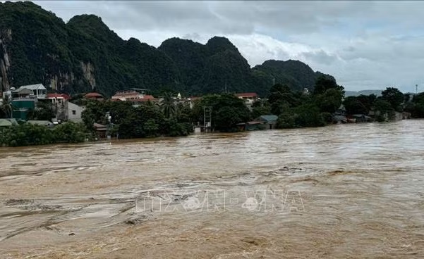 Lũ nhiều sông ở mức cao, Bắc Bộ và Bắc Trung Bộ còn mưa lớn