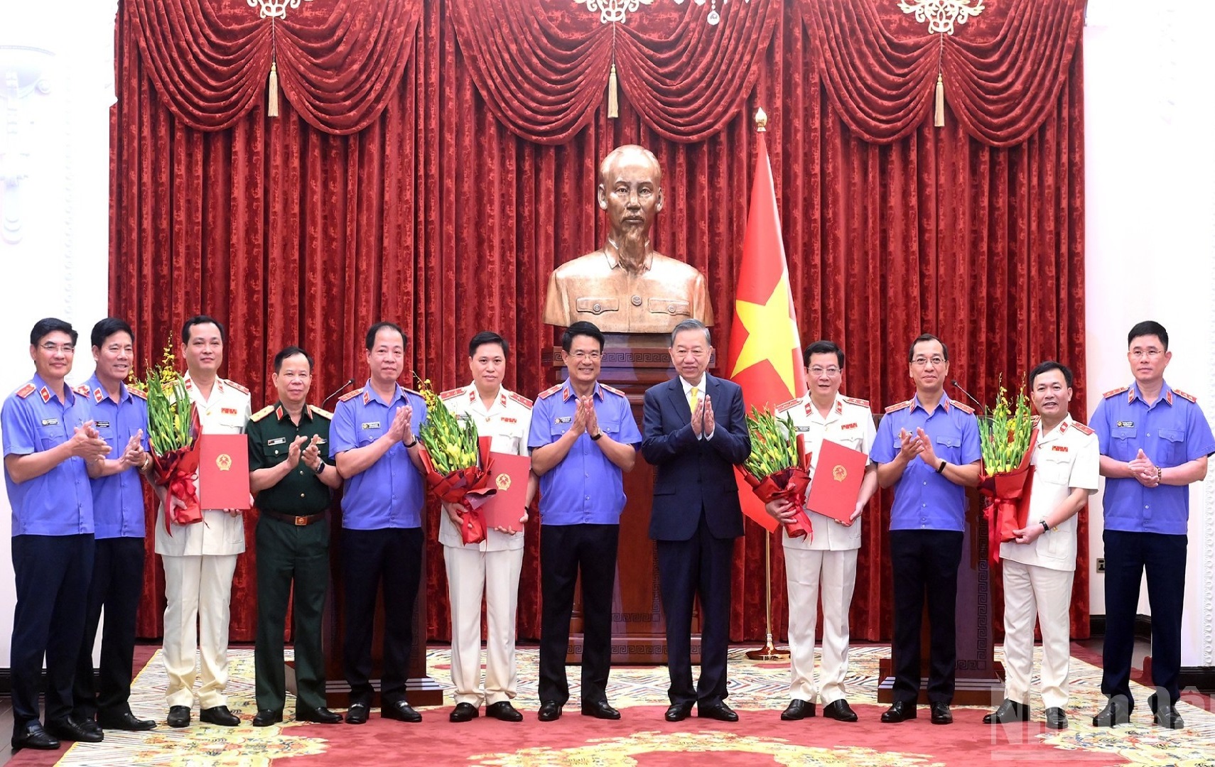 [Ảnh] Tổng Bí thư, Chủ tịch nước Tô Lâm trao quyết định bổ nhiệm chức danh Kiểm sát viên VKSND tối cao