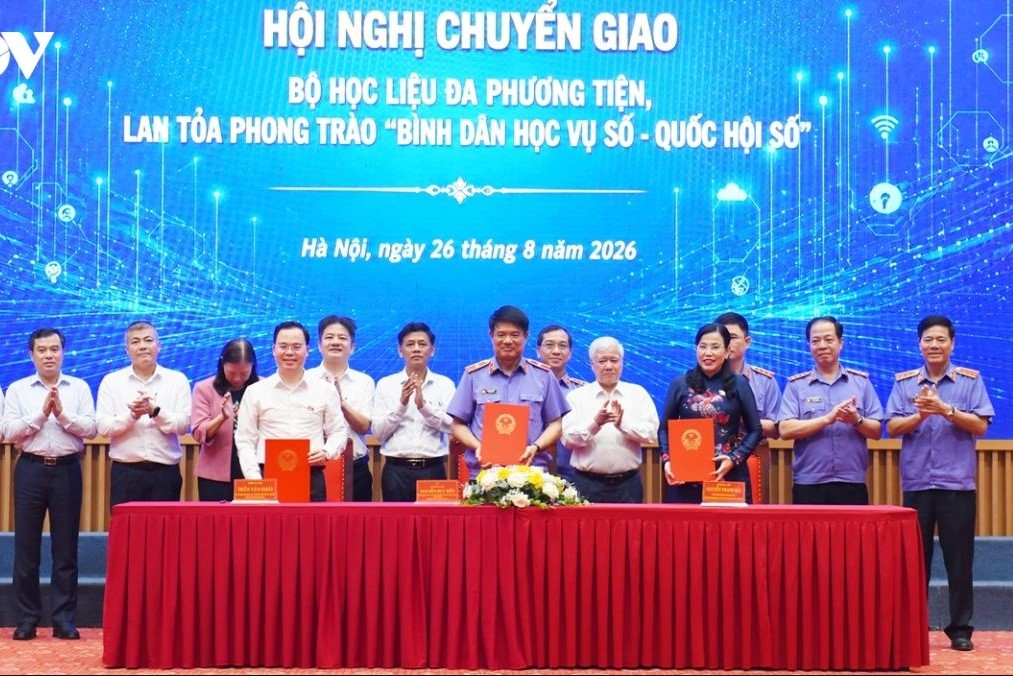 Viện kiểm sát nhân dân tối cao nhận chuyển giao bộ học liệu Bình dân học vụ số