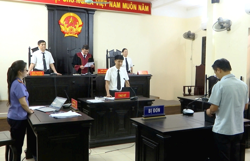 Tòa chấp nhận yêu cầu của Viện kiểm sát, buộc 2 doanh nghiệp nộp hơn 3 tỉ đồng tiền thuế