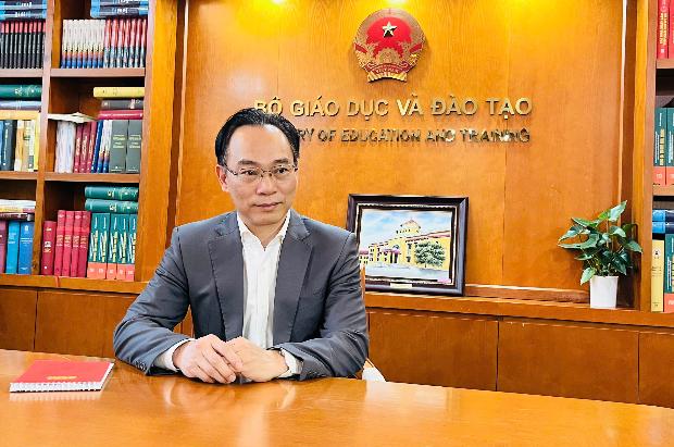 Bộ trưởng Bộ Giáo dục và Đào tạo giải trình loạt vấn đề nóng