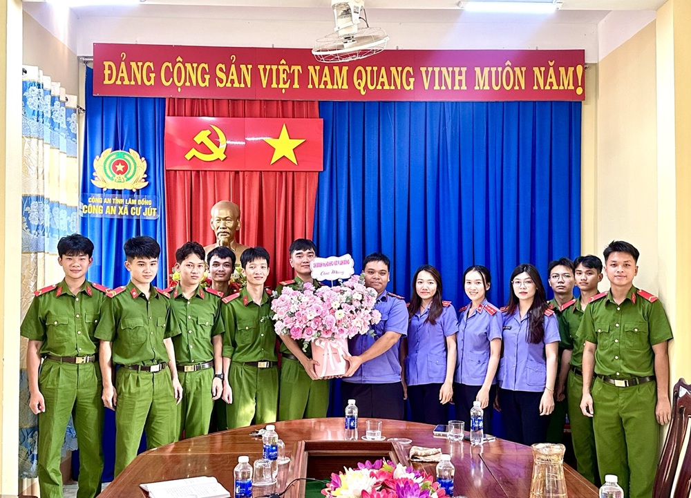 Chi đoàn VKSND khu vực 9, tỉnh Lâm Đồng ký kết giao ước thi đua