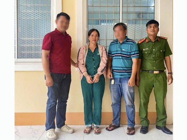 Bắt giữ đối tượng dùng tuýt sắt đập phá ôtô của chồng cũ
