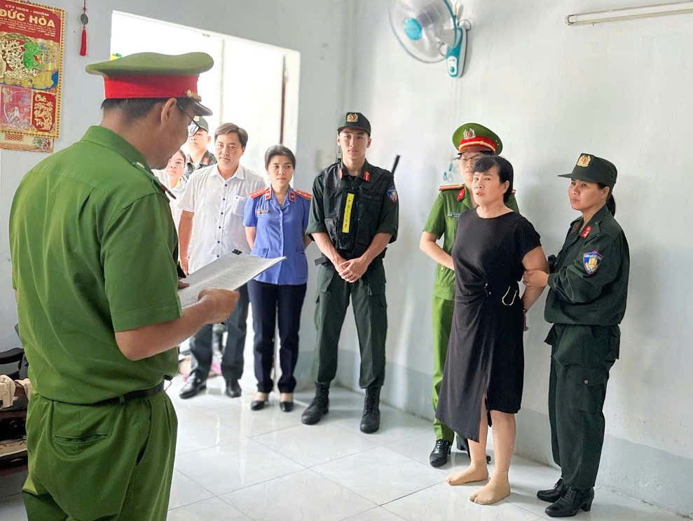 Khởi tố, bắt tạm giam chủ tài khoản Facebook “Nguyễn Thị Châu”