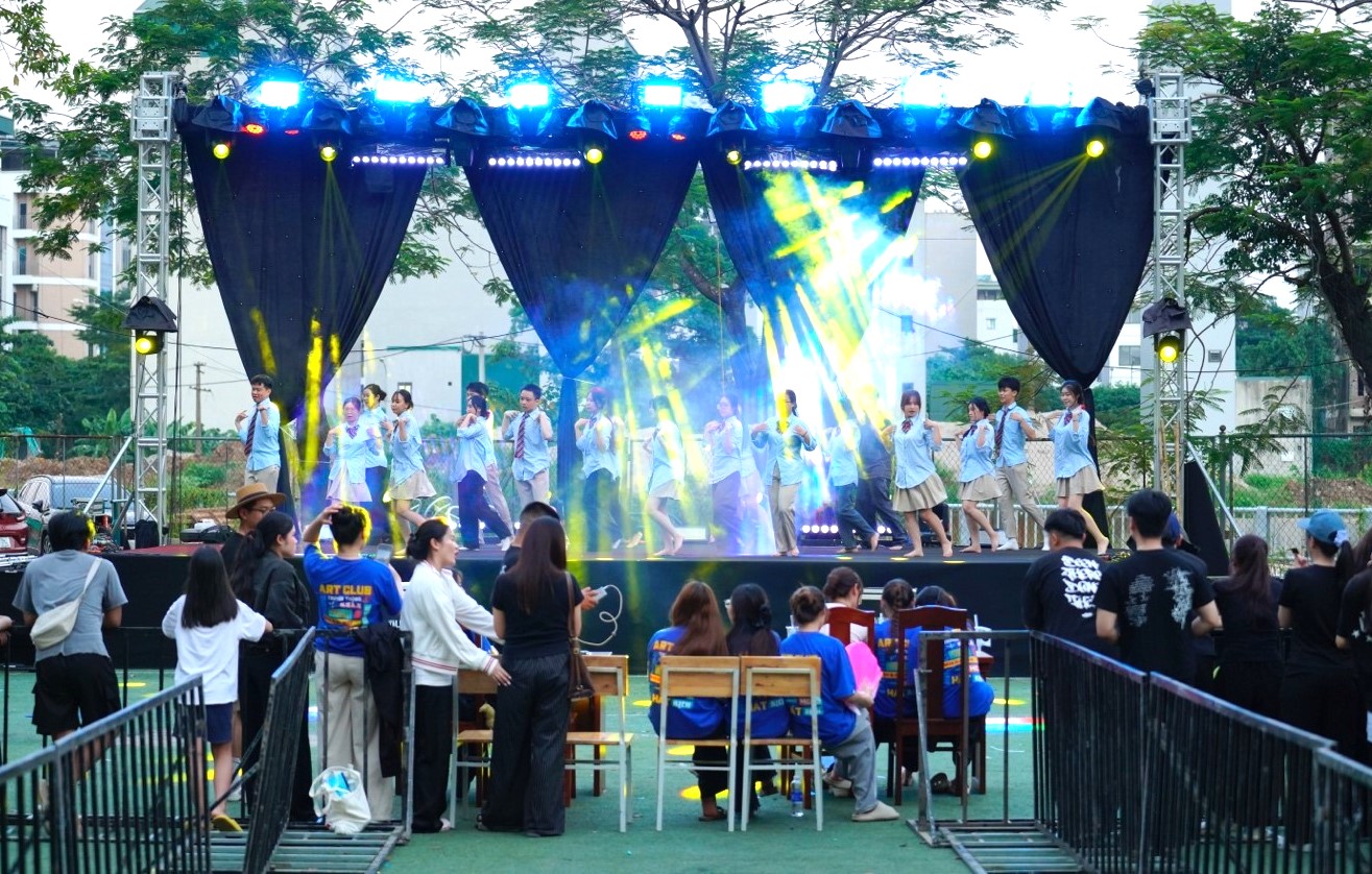 Sẵn sàng cho đêm nhạc hội chào tân sinh viên Trường Đại học Kiểm sát