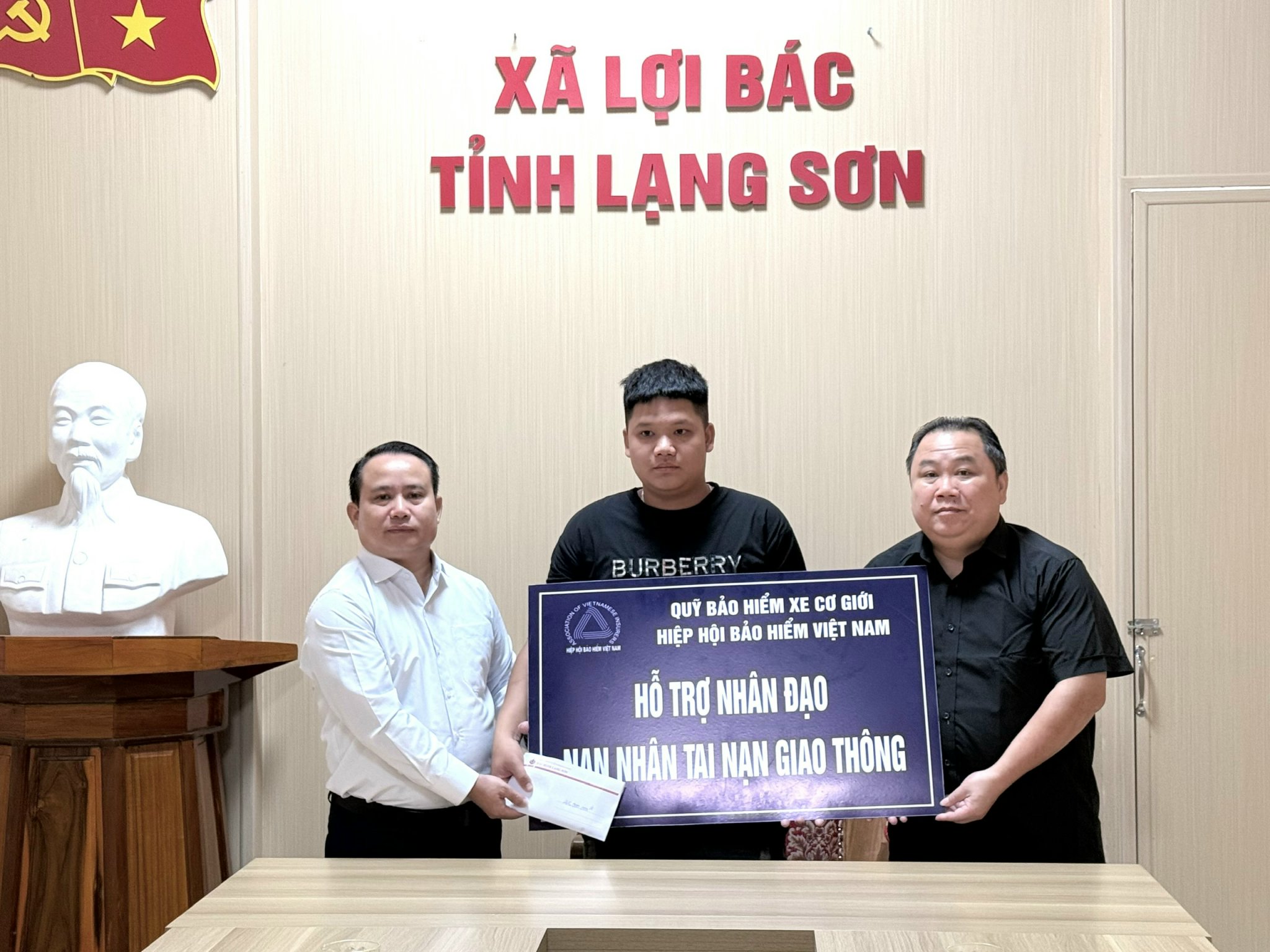 Quỹ Bảo hiểm xe cơ giới hỗ trợ 155 triệu đồng cho 4 gia đình nạn nhân tai nạn giao thông tại Lạng Sơn