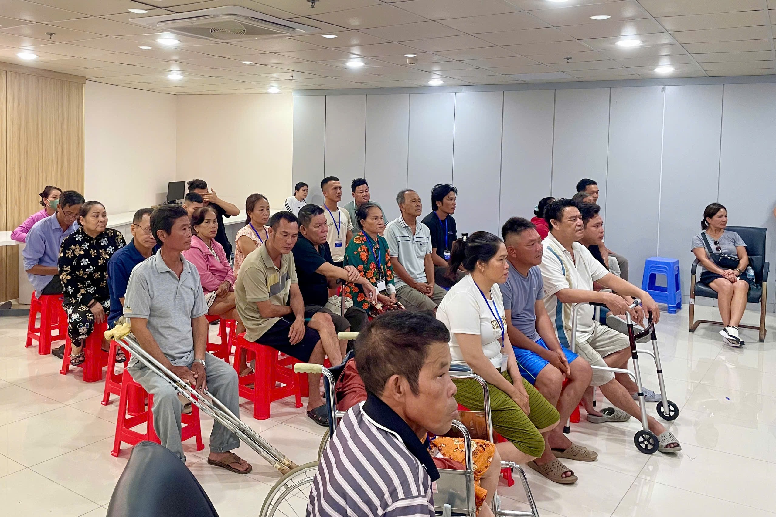 Phẫu thuật khớp háng, khớp gối miễn phí cho bệnh nhân hoàn cảnh khó khăn