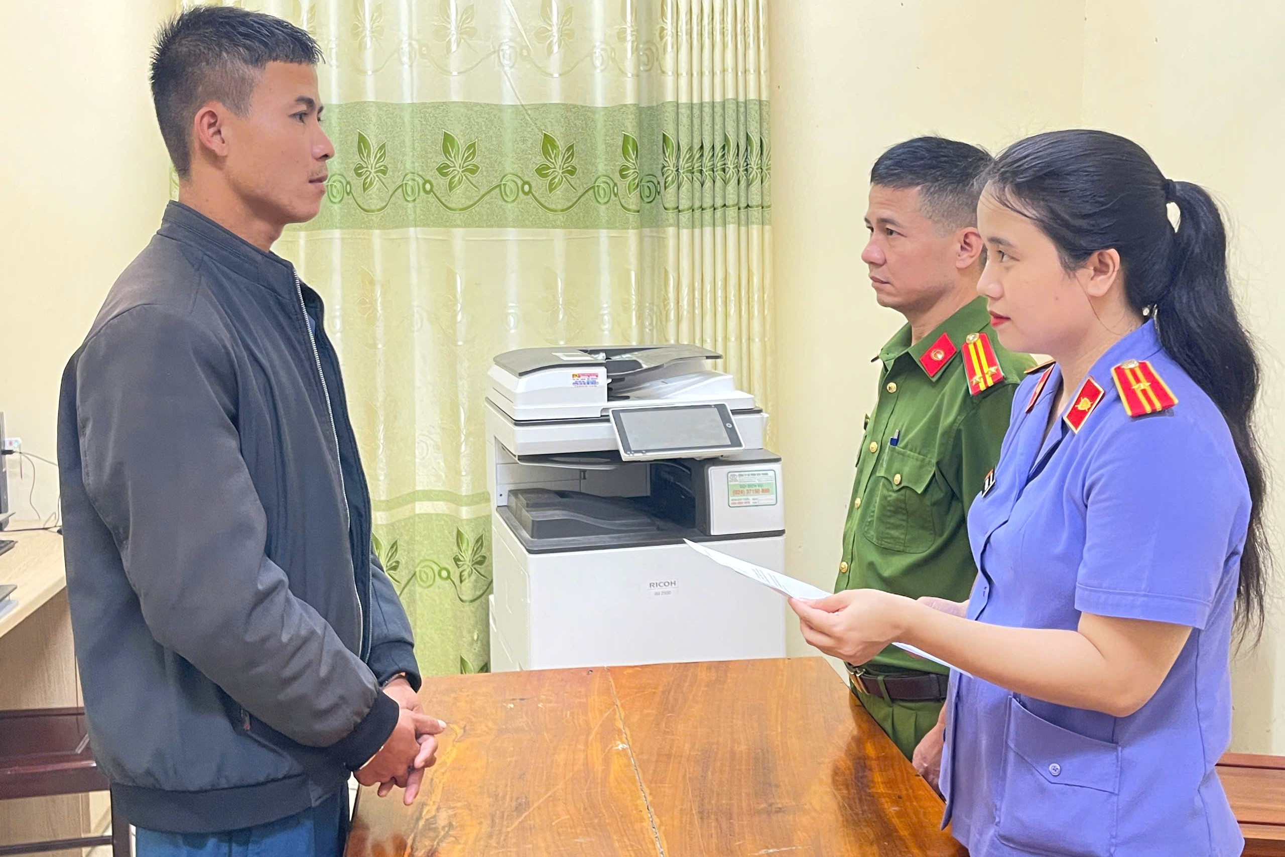 Phê chuẩn khởi tố, bắt tạm giam đối tượng lừa đảo qua mạng xã hội