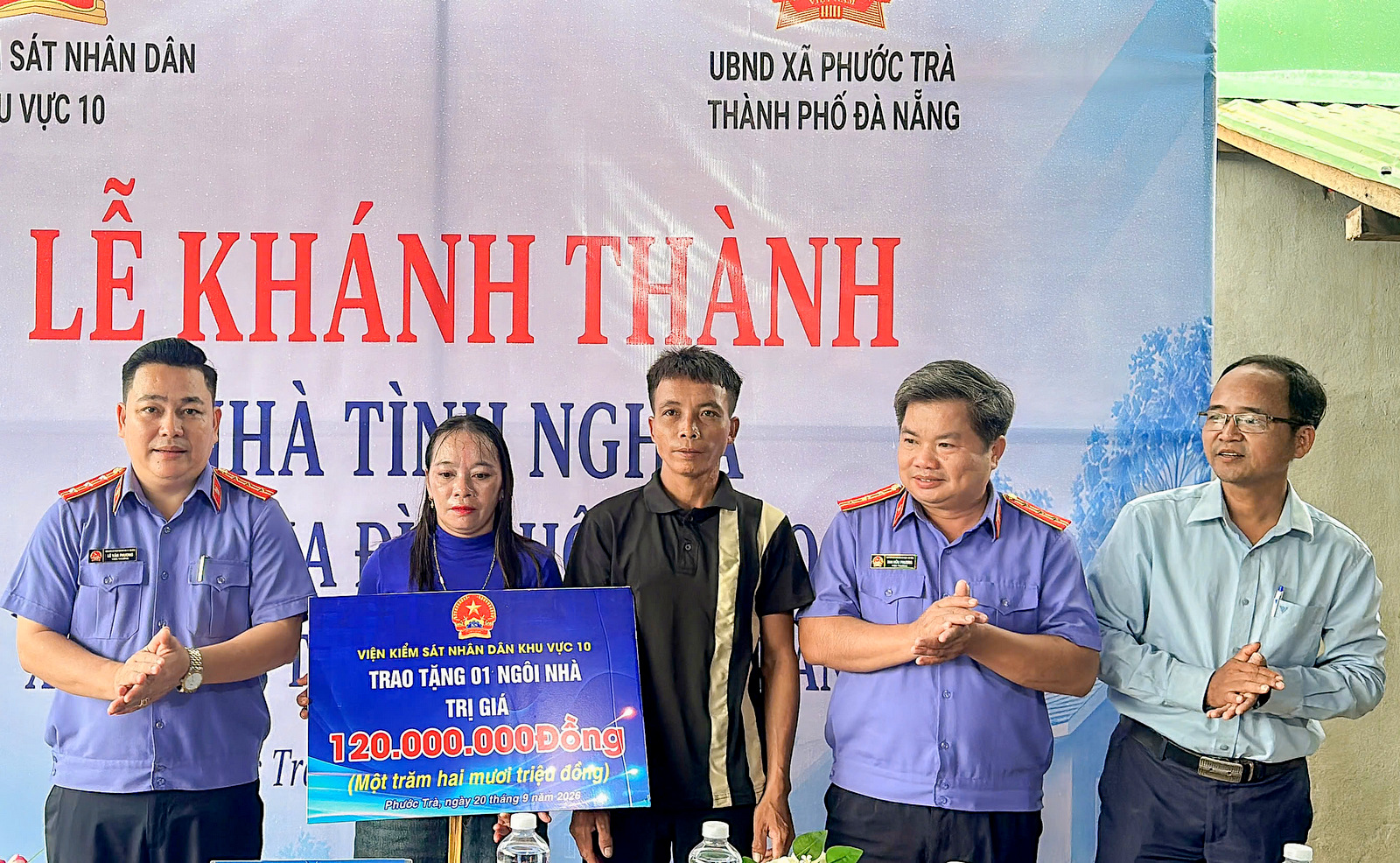 VKSND khu vực 10, TP Đà Nẵng hỗ trợ 120 triệu đồng xây nhà tình nghĩa