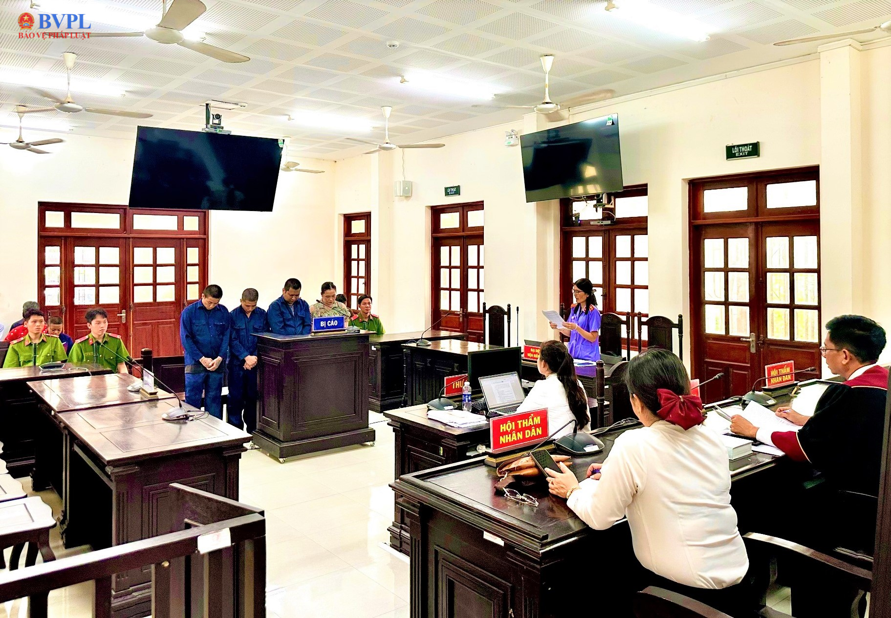 Thực hành quyền công tố, kiểm sát xét xử vụ án trộm cắp 22 xe môtô