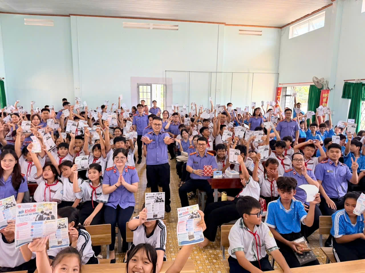 Lan tỏa pháp luật, sẻ chia Trung thu, tiếp bước truyền thống