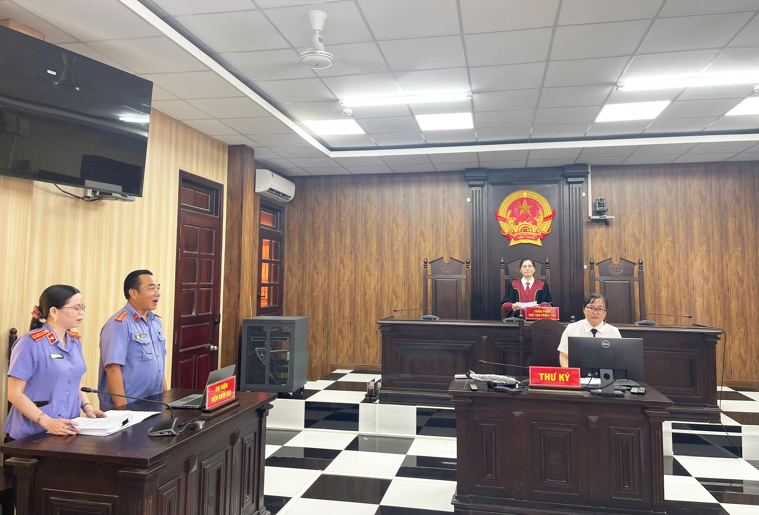 Viện kiểm sát khởi kiện, buộc doanh nghiệp nộp hơn 323 triệu đồng tiền thuế