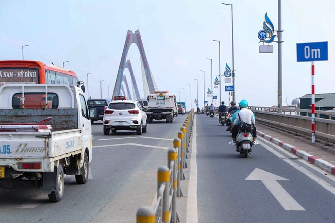 Thí điểm tổ chức giao thông trên cầu Nhật Tân nhằm bảo đảm an toàn, giảm thiểu ùn tắc