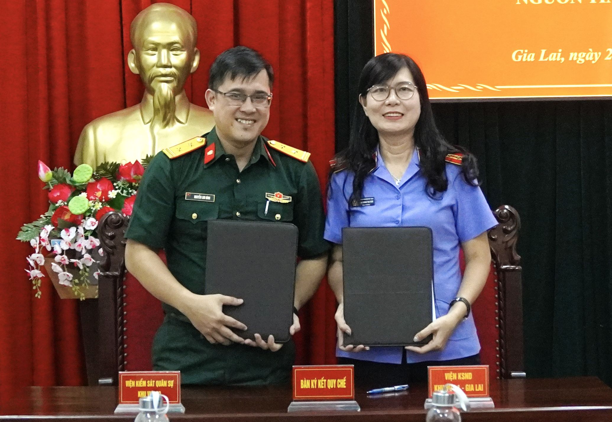 Viện kiểm sát Quân sự khu vực 52 ký Quy chế phối hợp với các VKSND khu vực tỉnh Gia Lai