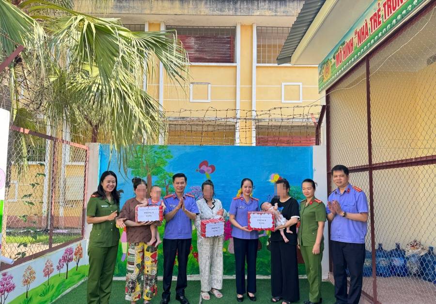 VKSND tỉnh Lạng Sơn sẻ chia cùng trẻ em đặc biệt tại Trại tạm giam