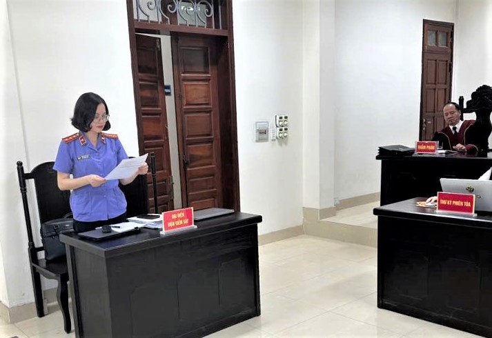 Chấp nhận kháng nghị của Viện kiểm sát, tăng án vụ bán ô tô thuê bằng giấy tờ giả