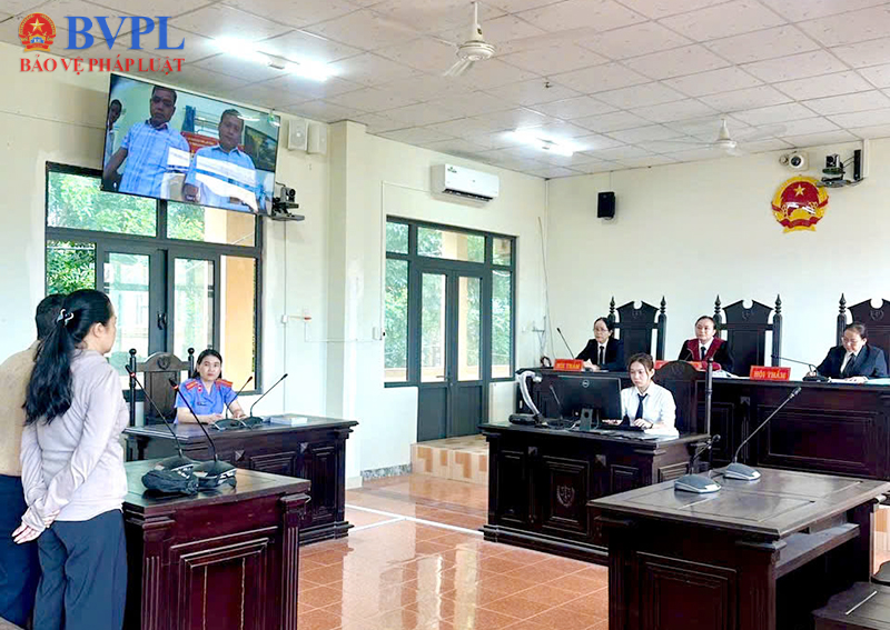 VKSND khu vực 16, tỉnh Lâm Đồng tổ chức phiên tòa dân sự trực tuyến rút kinh nghiệm