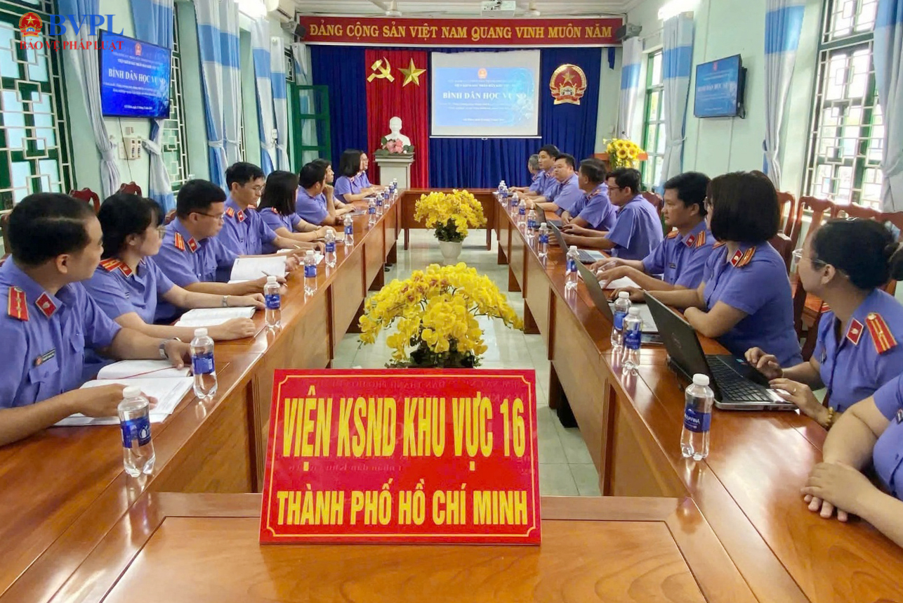 100 cán bộ, công chức hoàn thành chương trình “Bình dân học vụ số”