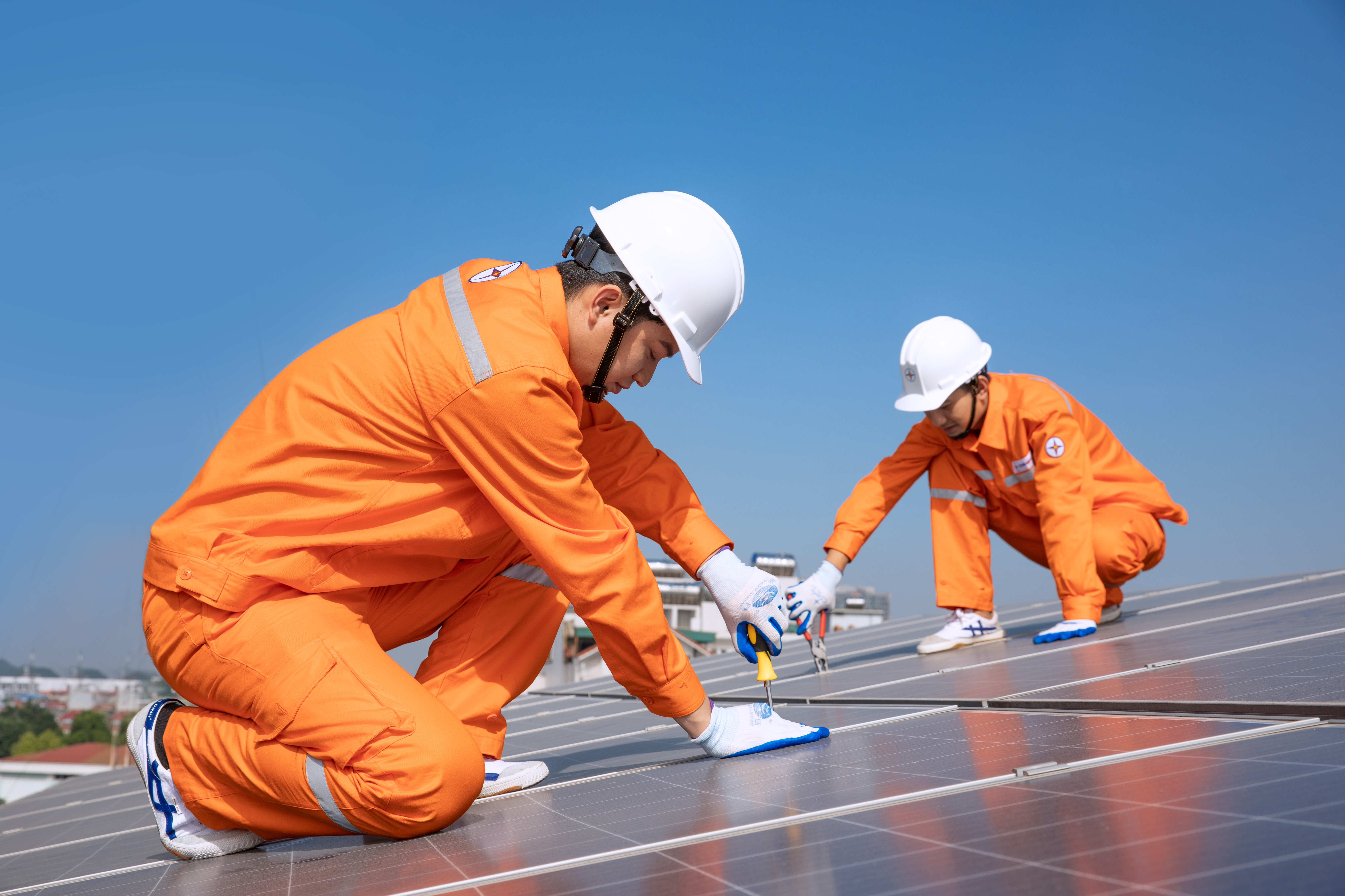 EVNHANOI khuyến khích phát triển điện mặt trời mái nhà