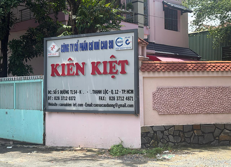 Công ty Kiên Kiệt có dấu hiệu tổ chức sản xuất những mặt hàng không được phép hoạt động tại trụ sở