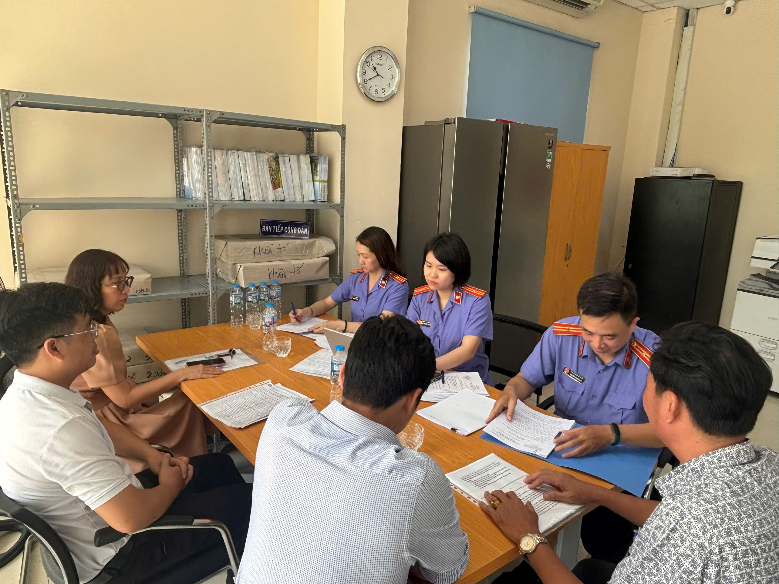 Khoảng trống trong kiểm soát quyền lực hành chính, nhìn từ thực tiễn