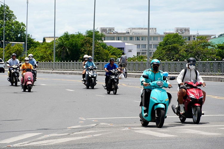Bắc Bộ ngày nắng, Nam Bộ triều cường ven biển cao