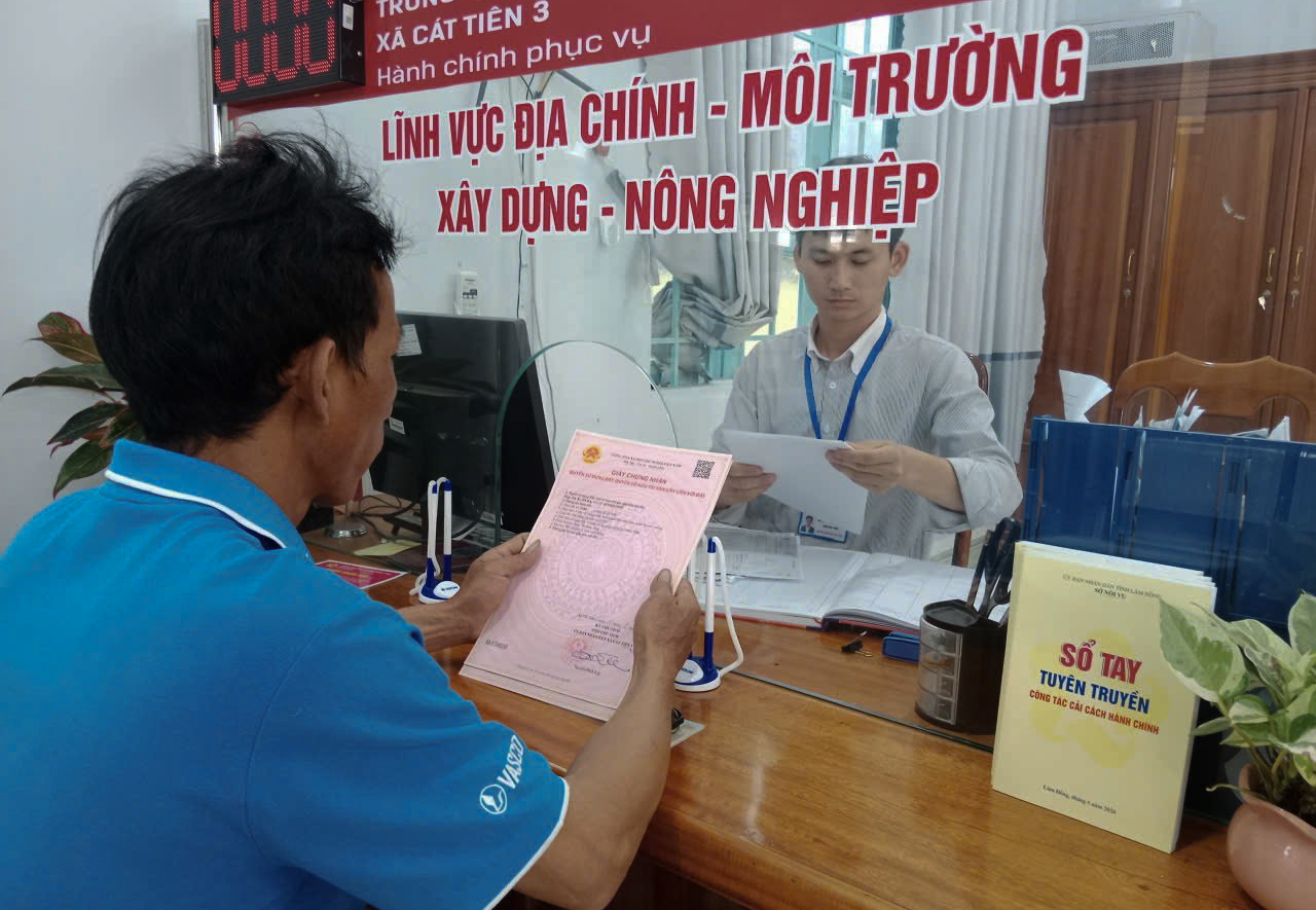 Yêu cầu chấn chỉnh biểu hiện tiêu cực, nhũng nhiễu khi giải quyết thủ tục hành chính về đất đai