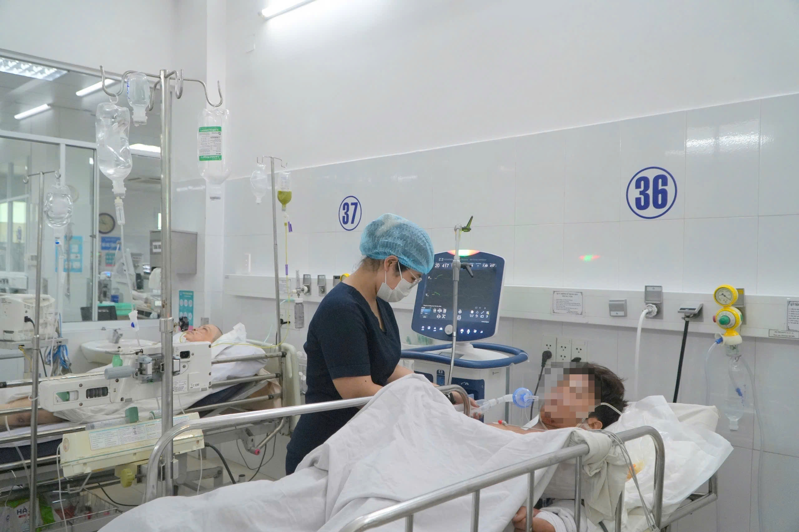 Cứu sống thiếu niên 17 tuổi bị rách động mạch chủ sau tai nạn giao thông